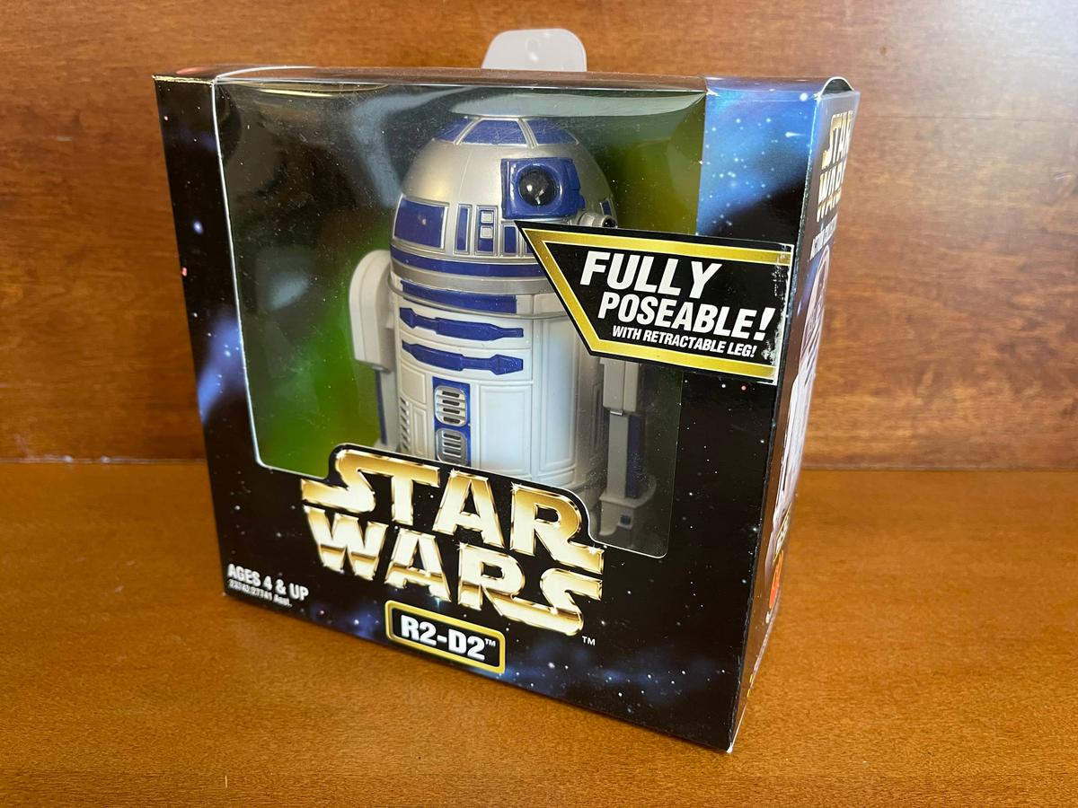 Star Wars Action Collection R2 D2 Fully Poseable with Retractable Leg 1997 NEW Kenner Lucasfilm