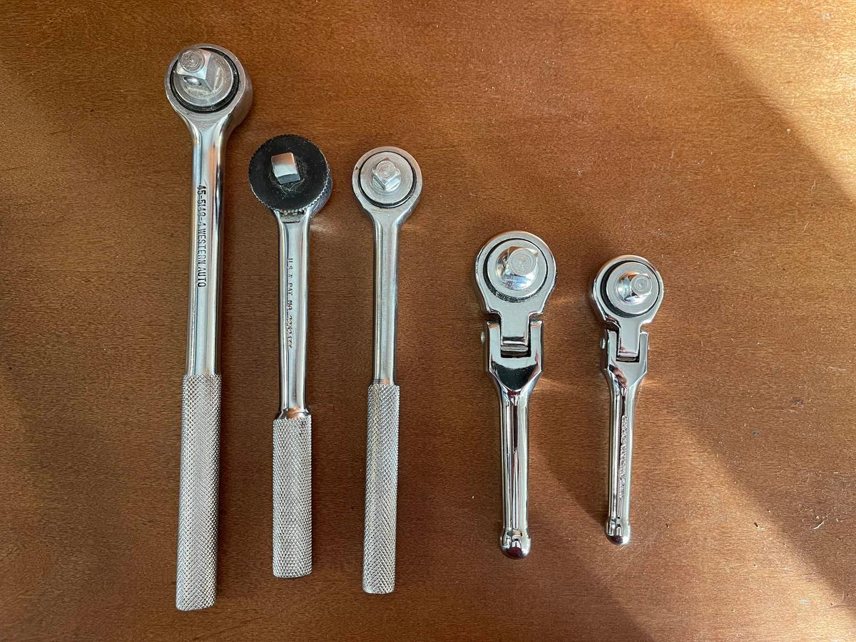 5 Socket Wrenches Various Sizes Western Auto Chrome Vanadium All in Excellent Condition