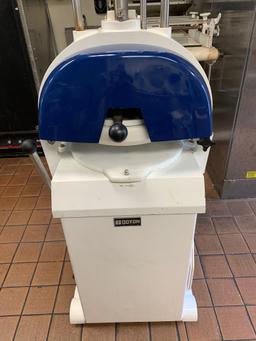 2009 Doyon DSF030 30 Part Semi-Automatic Dough Divider Rounder