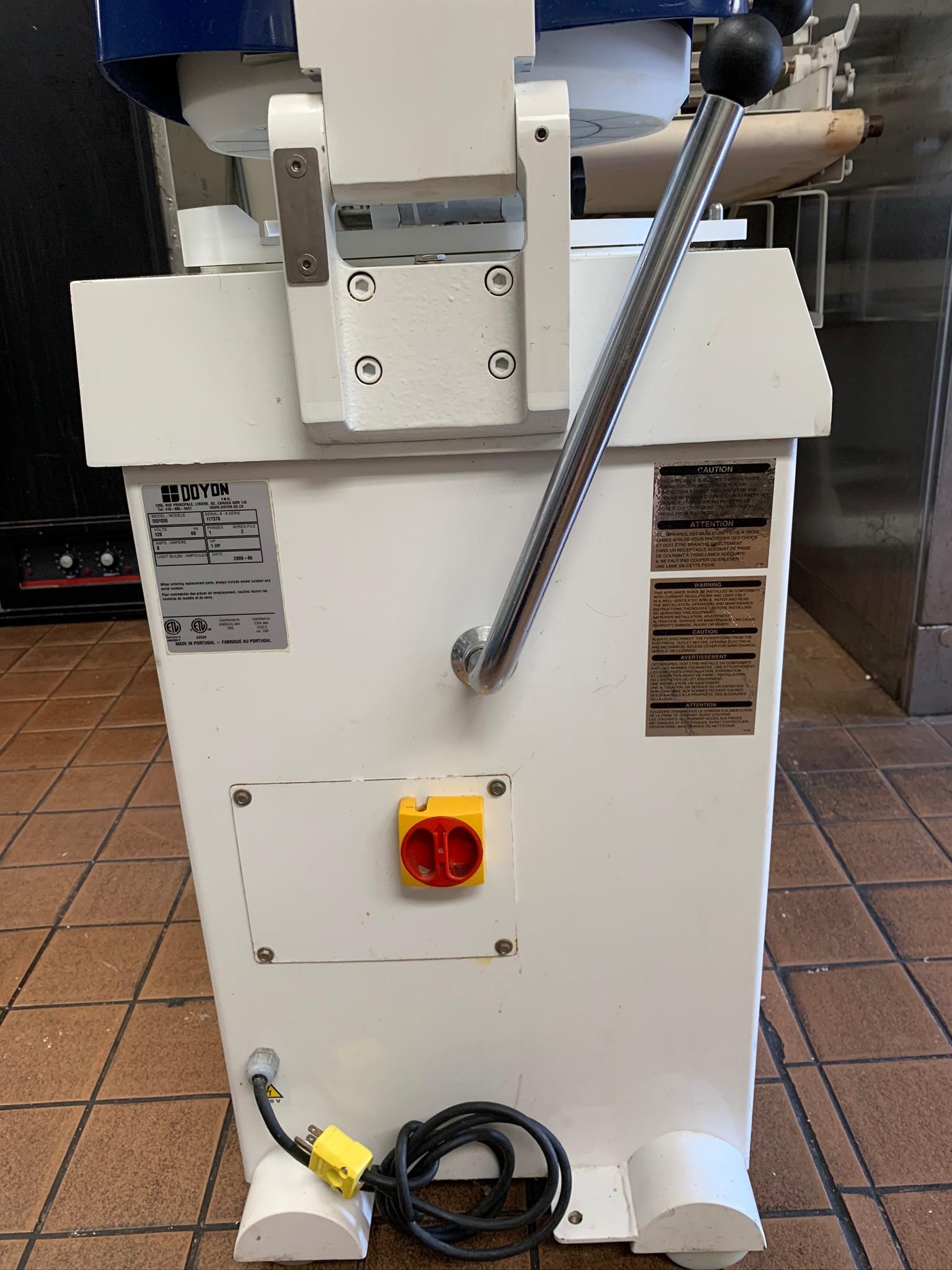 2009 Doyon DSF030 30 Part Semi-Automatic Dough Divider Rounder