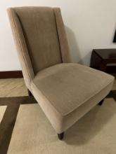 30"�W x 32"�D x 40"�H DÃ©cor Fabric Chair