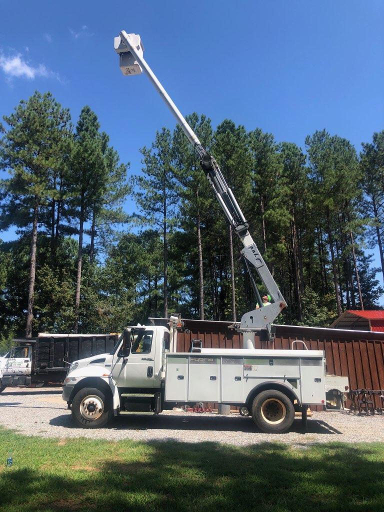 2009 International 4300 SBA Maxxforce DT S/A Altec L42A Bucket Truck