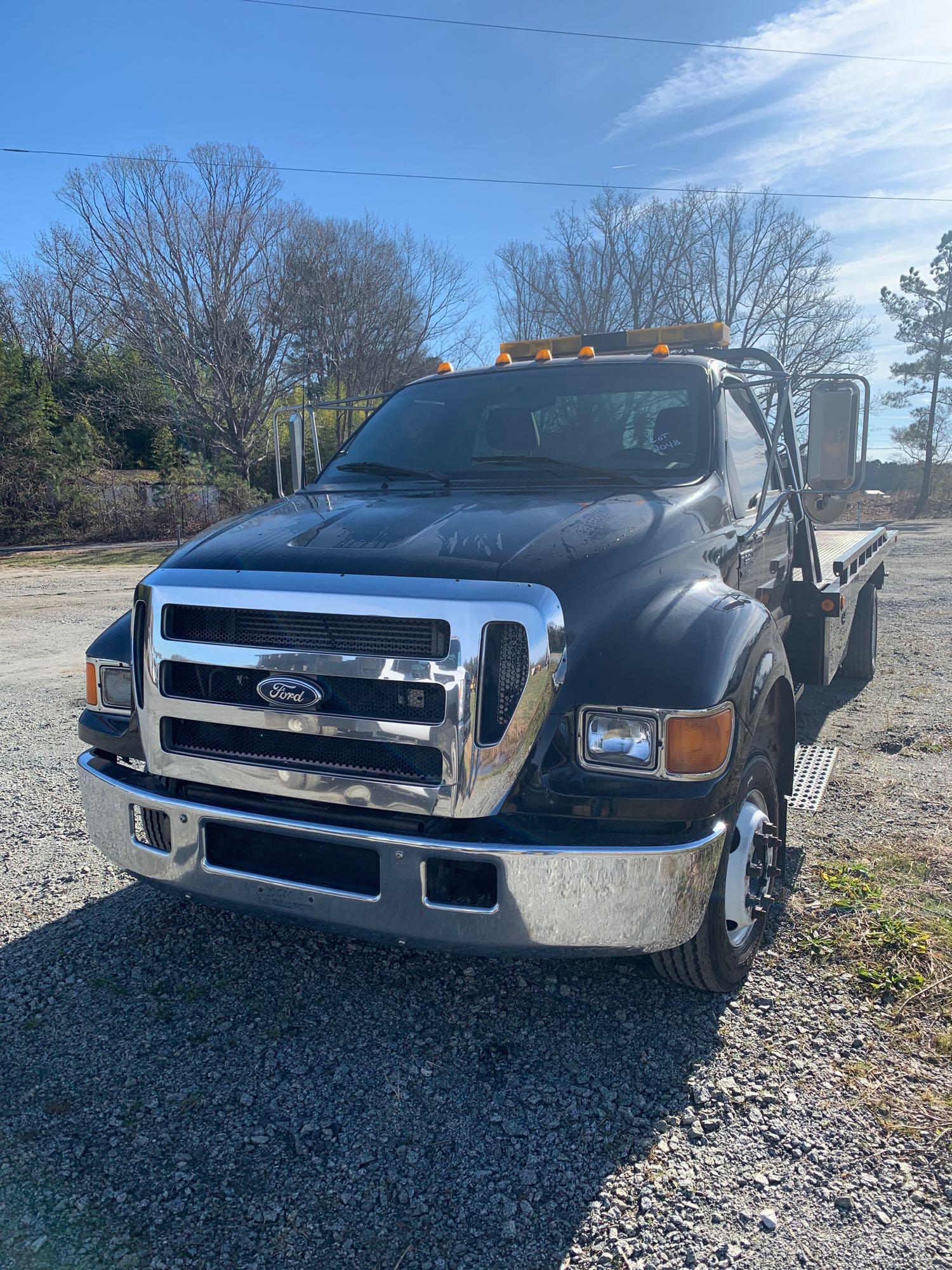 2005 Ford F-650 S/A Rollback Truck