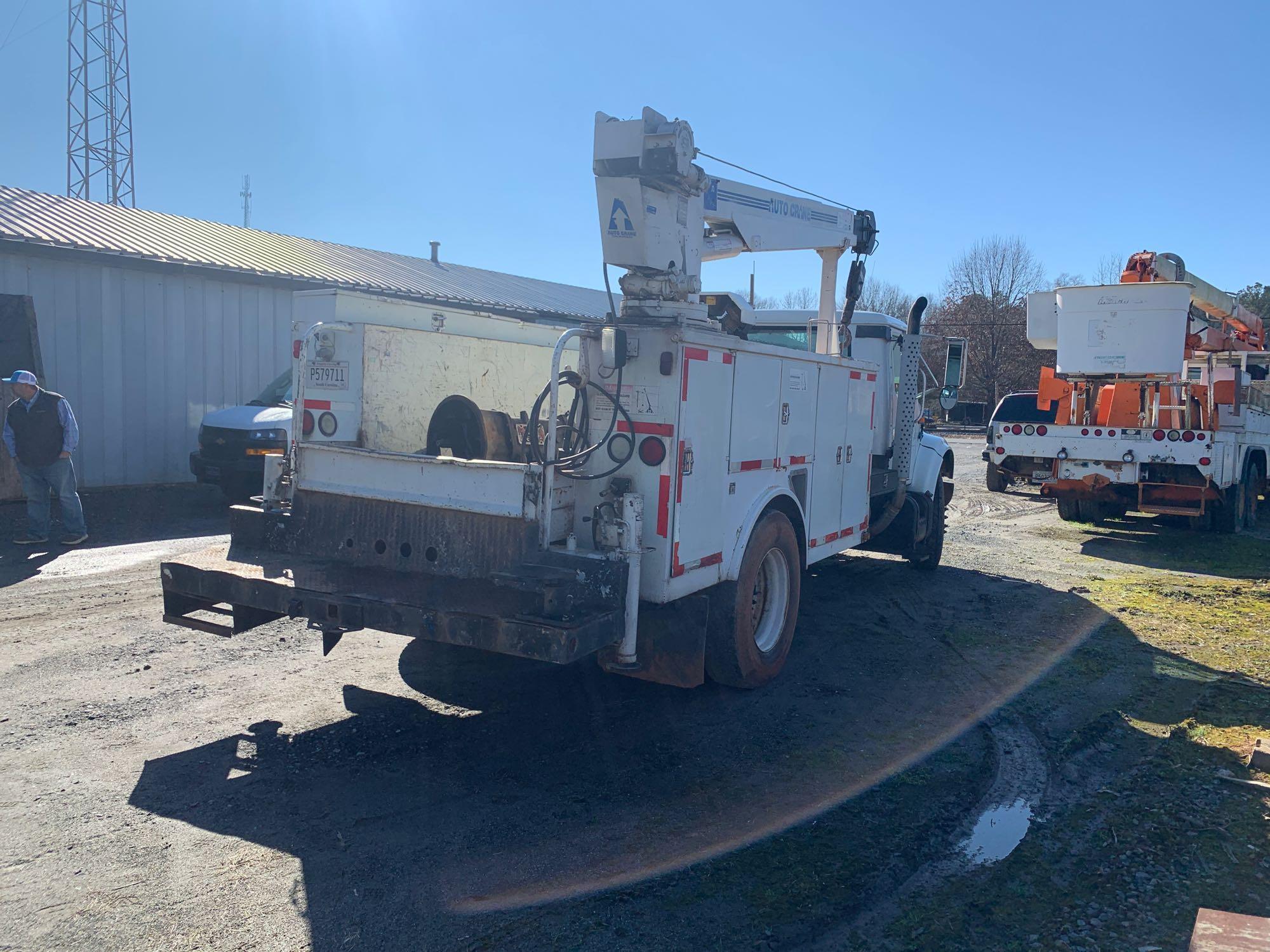 2000 International 4700 S/A Mechanics Truck