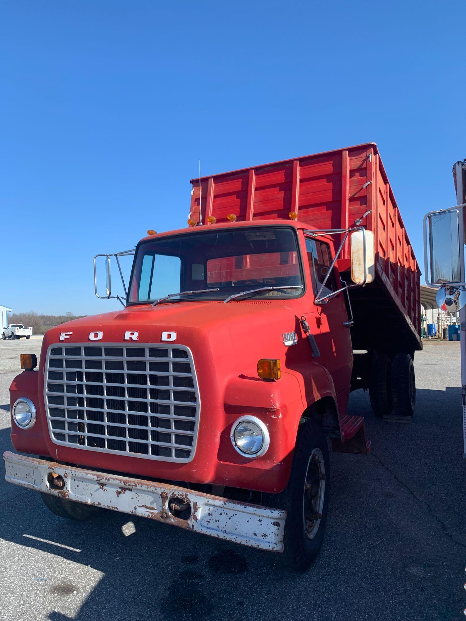 Ford 600 S/A Dump Truck