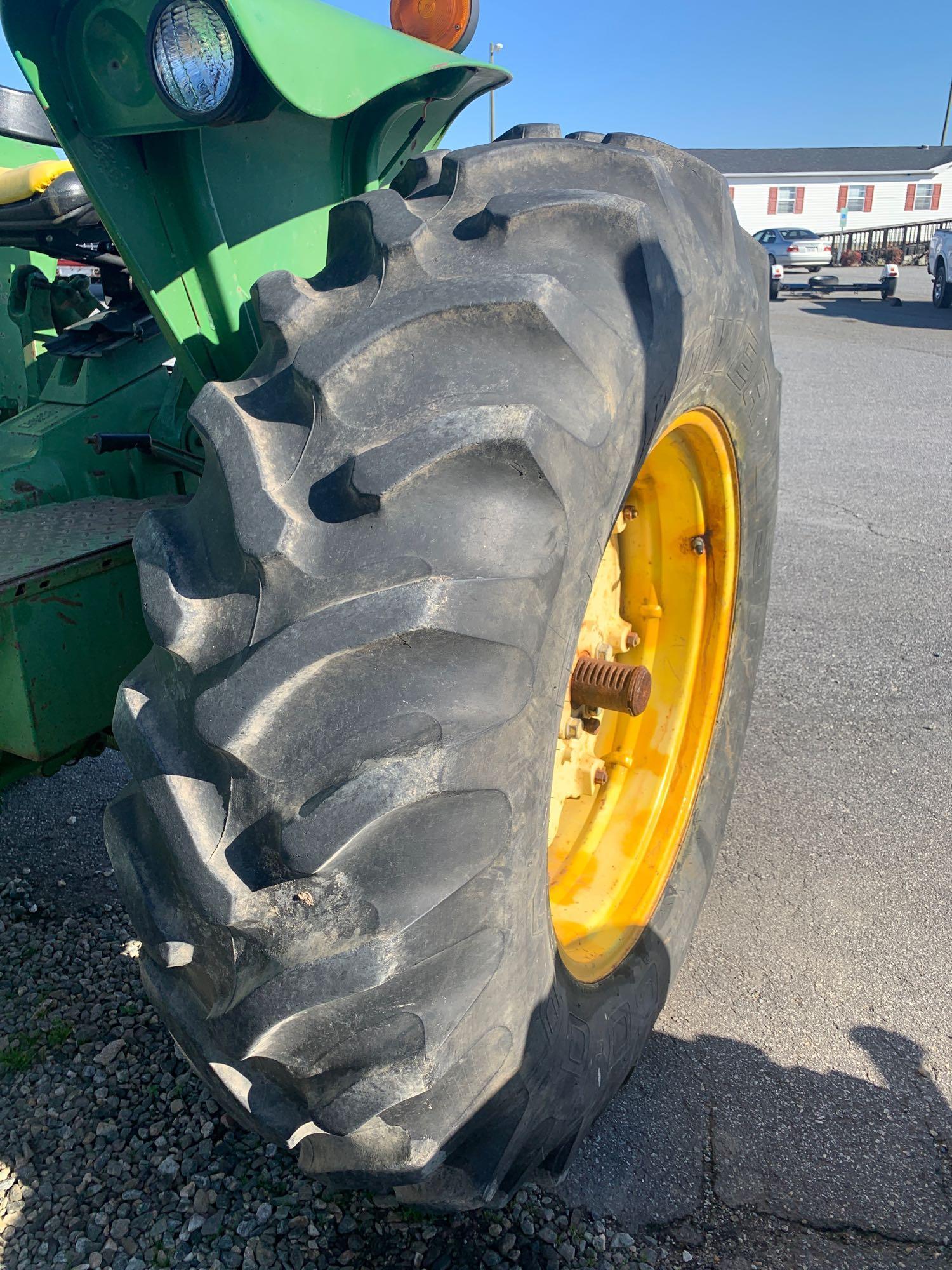 John Deere 2840