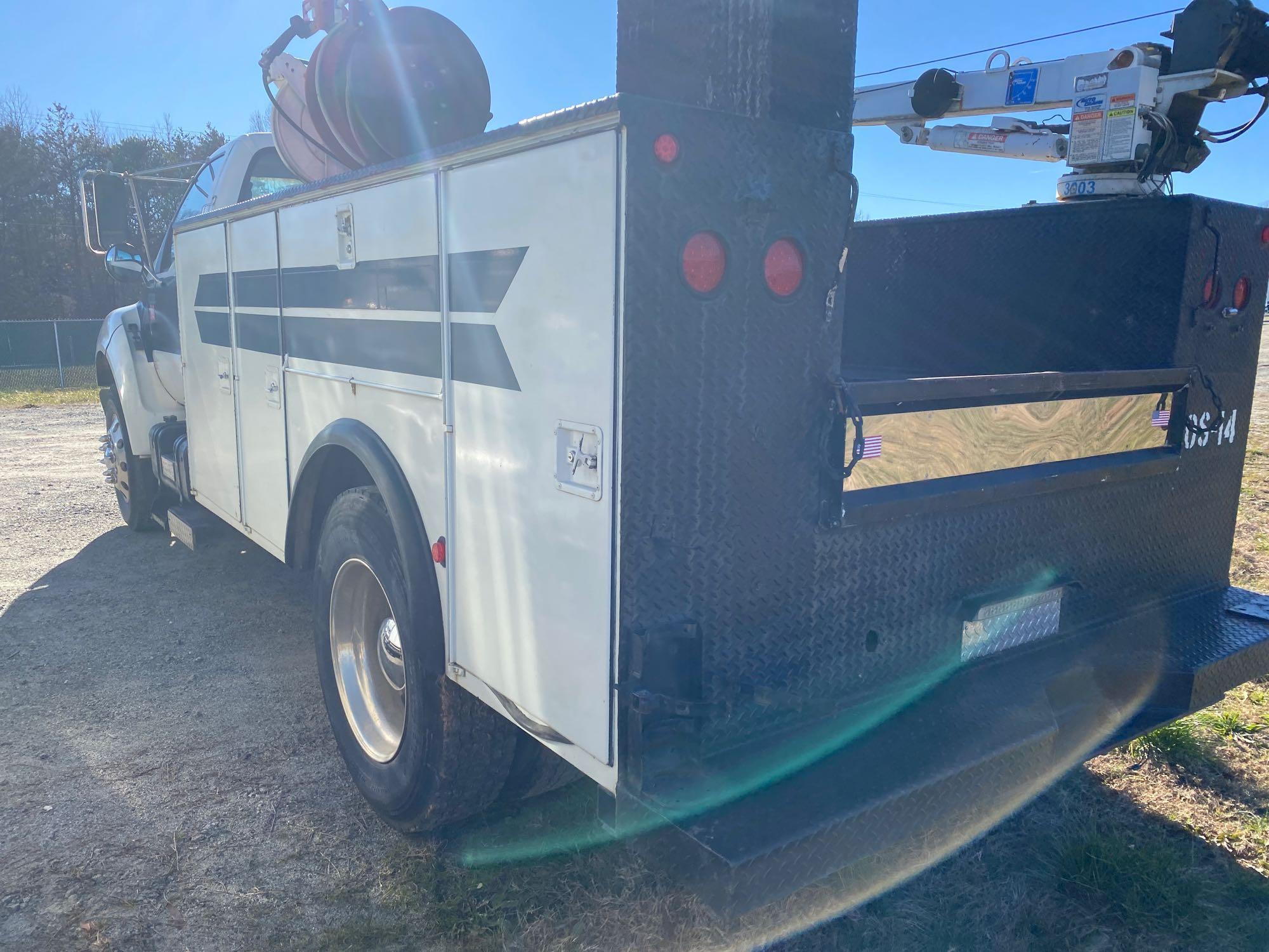 2000 Ford F-650XL S/A Mechanics Truck