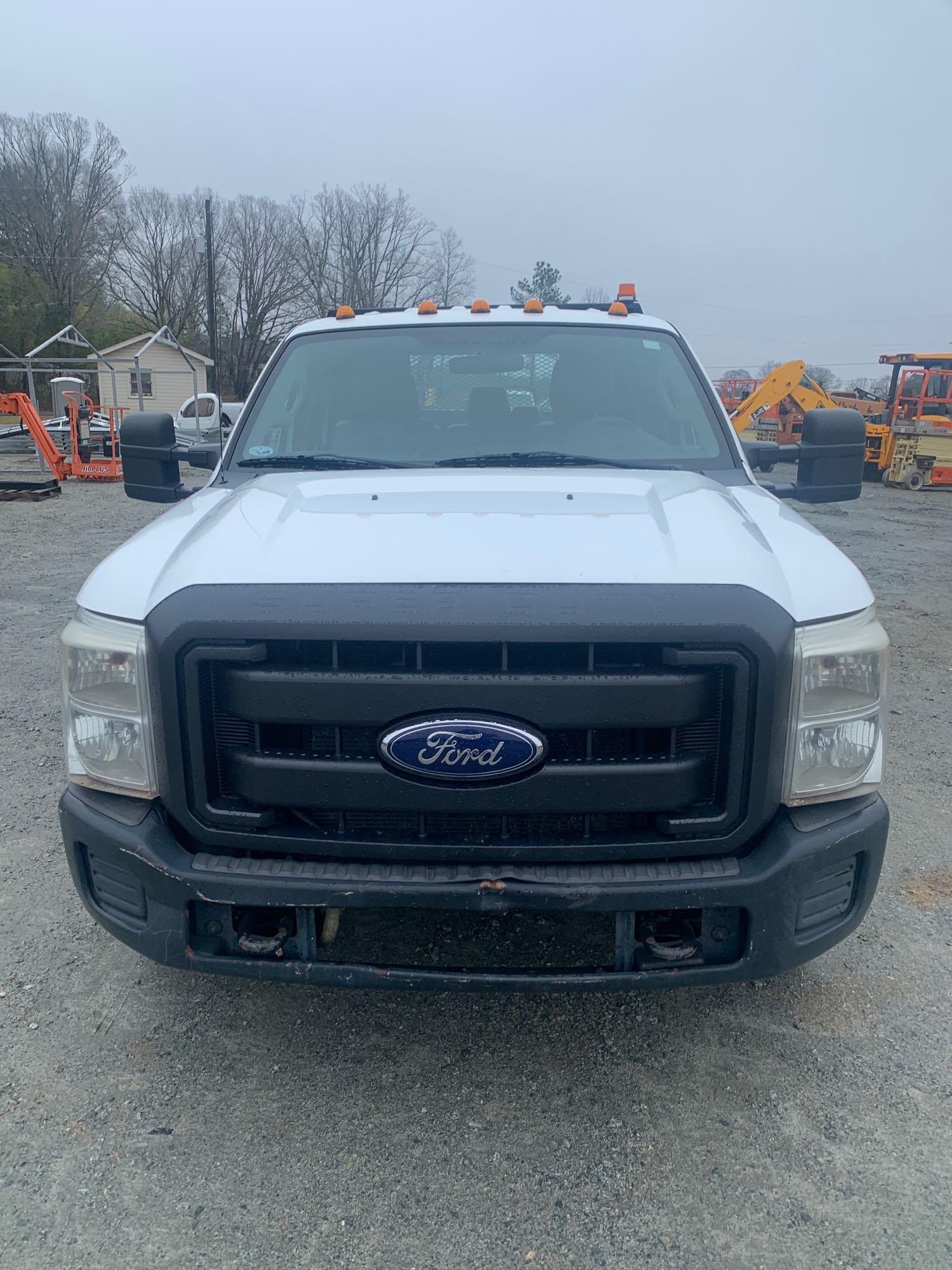 2011 Ford F-350XL Crew Cab Flatbed Truck