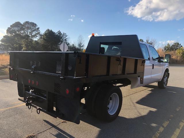 2011 Ford F-350XL Crew Cab Flatbed Truck