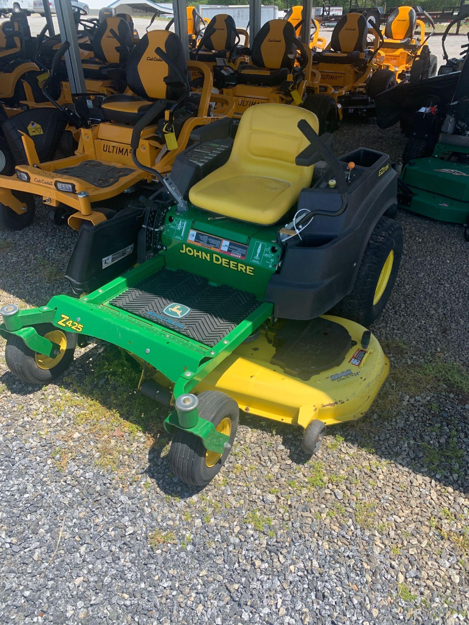 John Deere EZtrak Z425 Zero Turn Mower