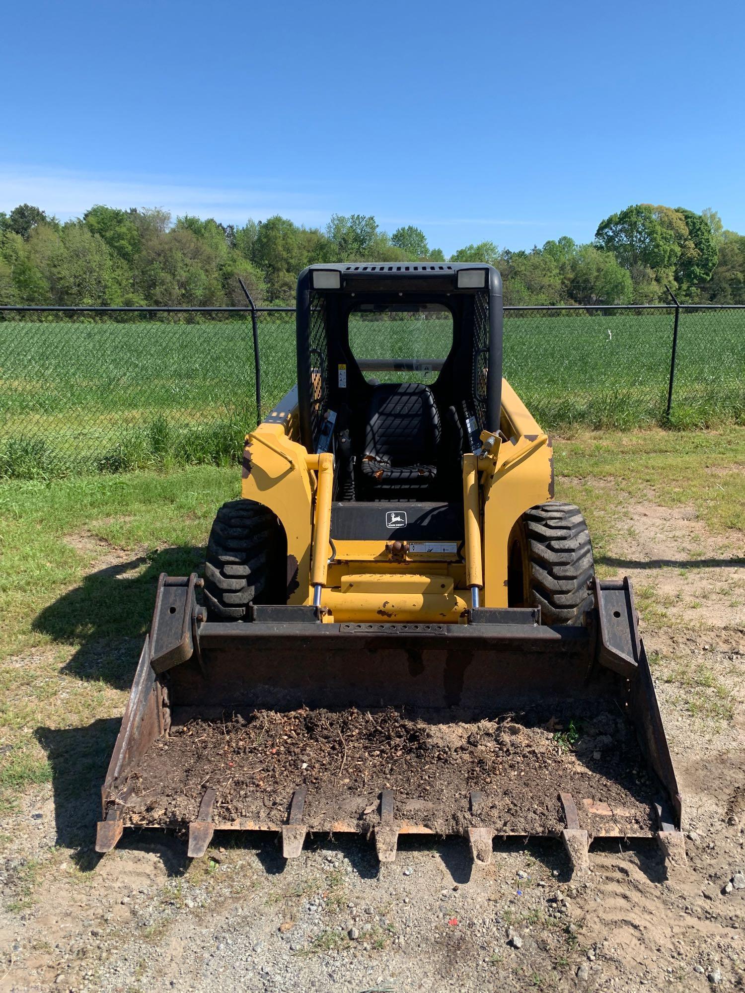 John Deere 250 Skid Steer