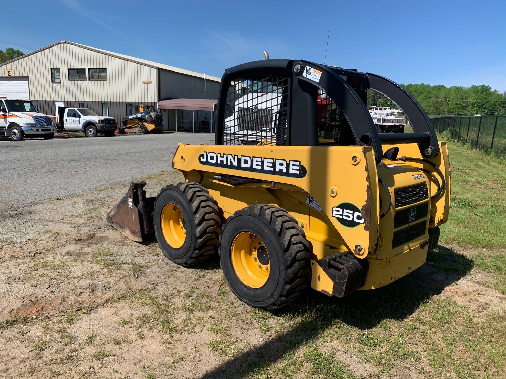 John Deere 250 Skid Steer