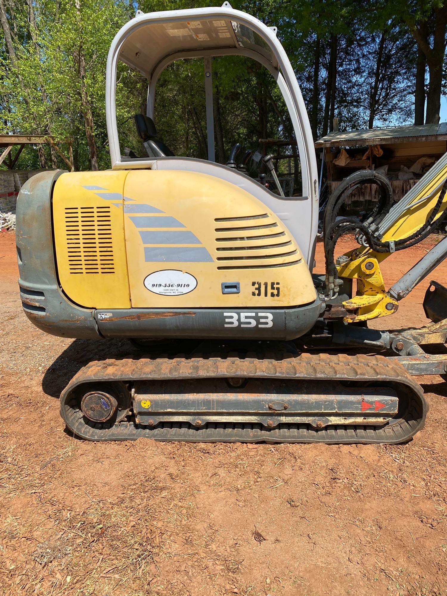 GEHL 353 Mini Excavator