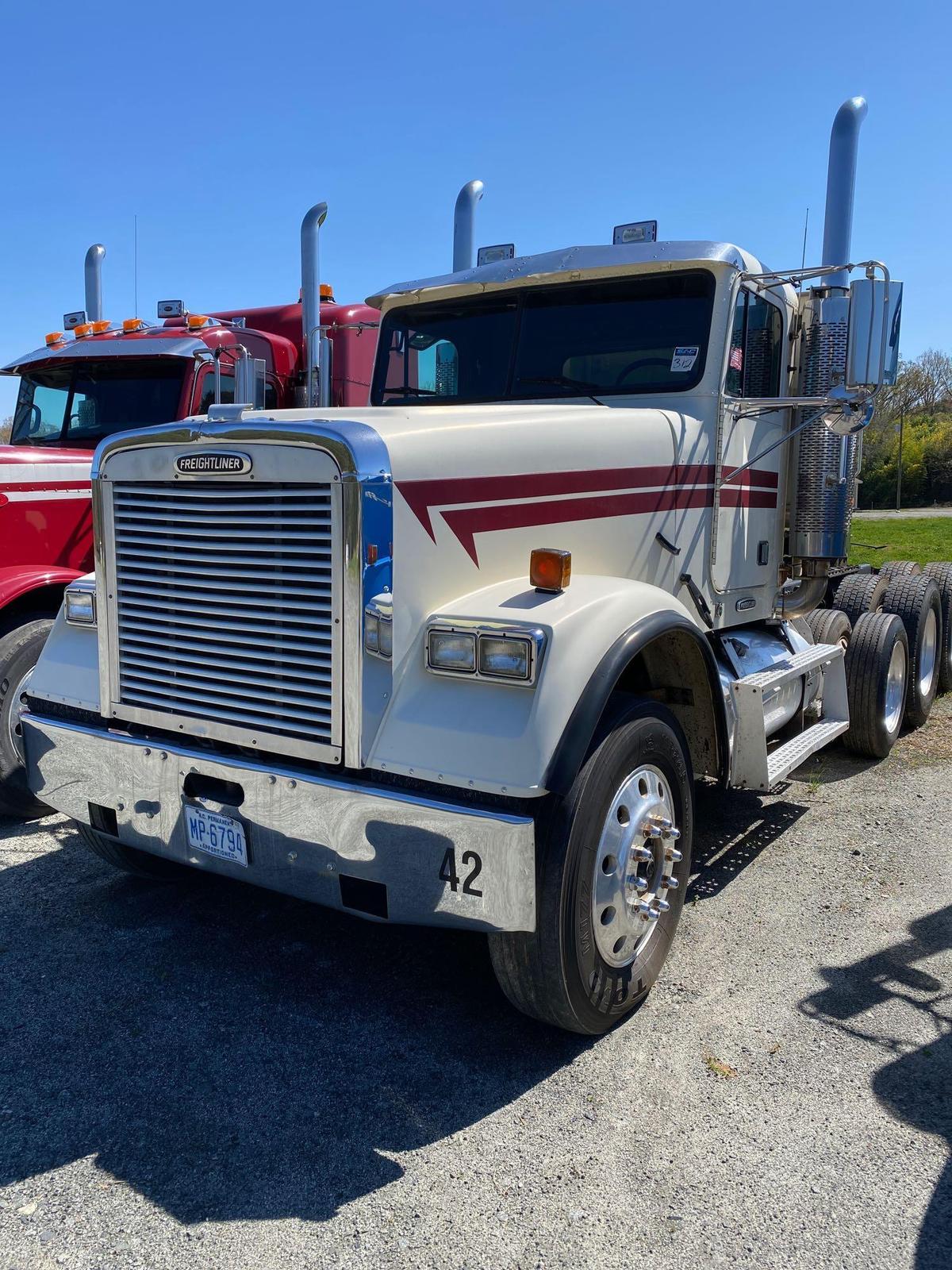 1999 Freightliner FLD120 Tri/A Truck Tractor