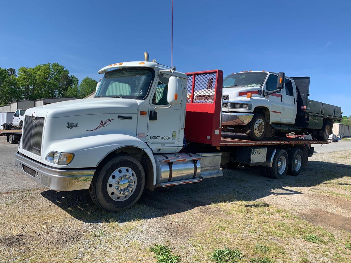 2000 International 9200i T/A Rollback Truck