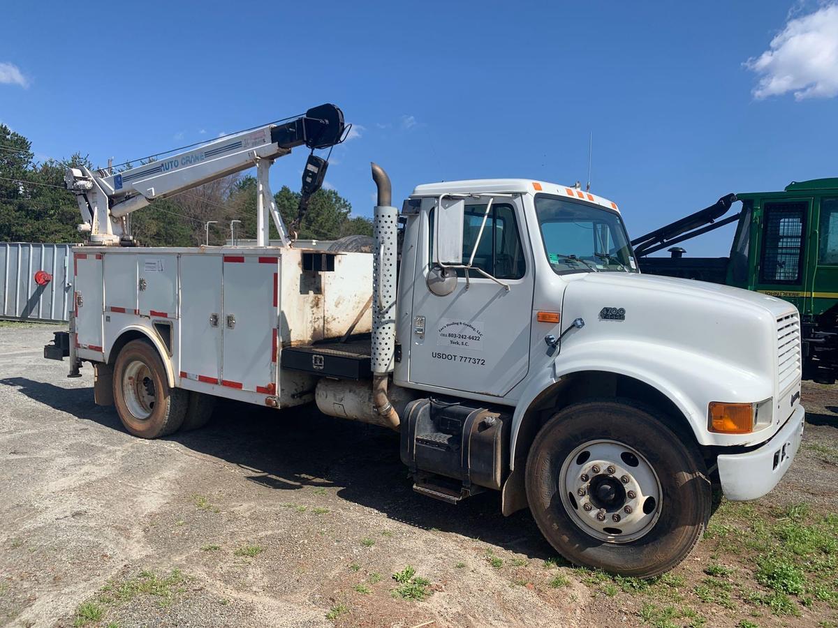 2000 International 4700 S/A Mechanics Truck