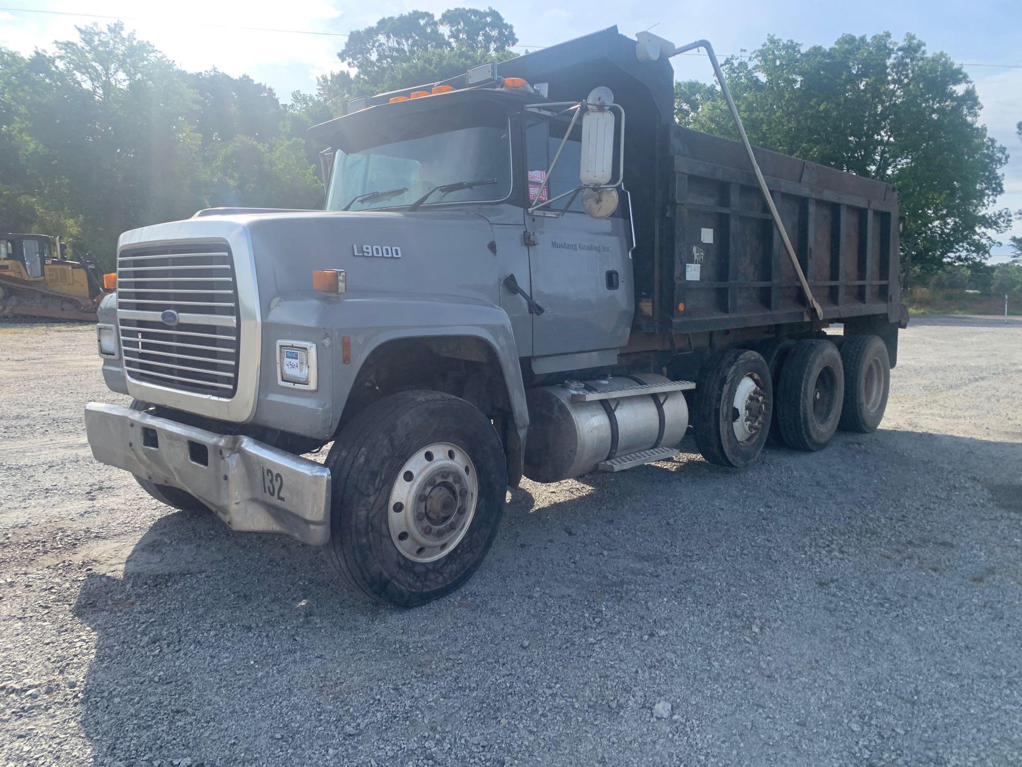 1996 Ford L9000 Tri/A Dump Truck