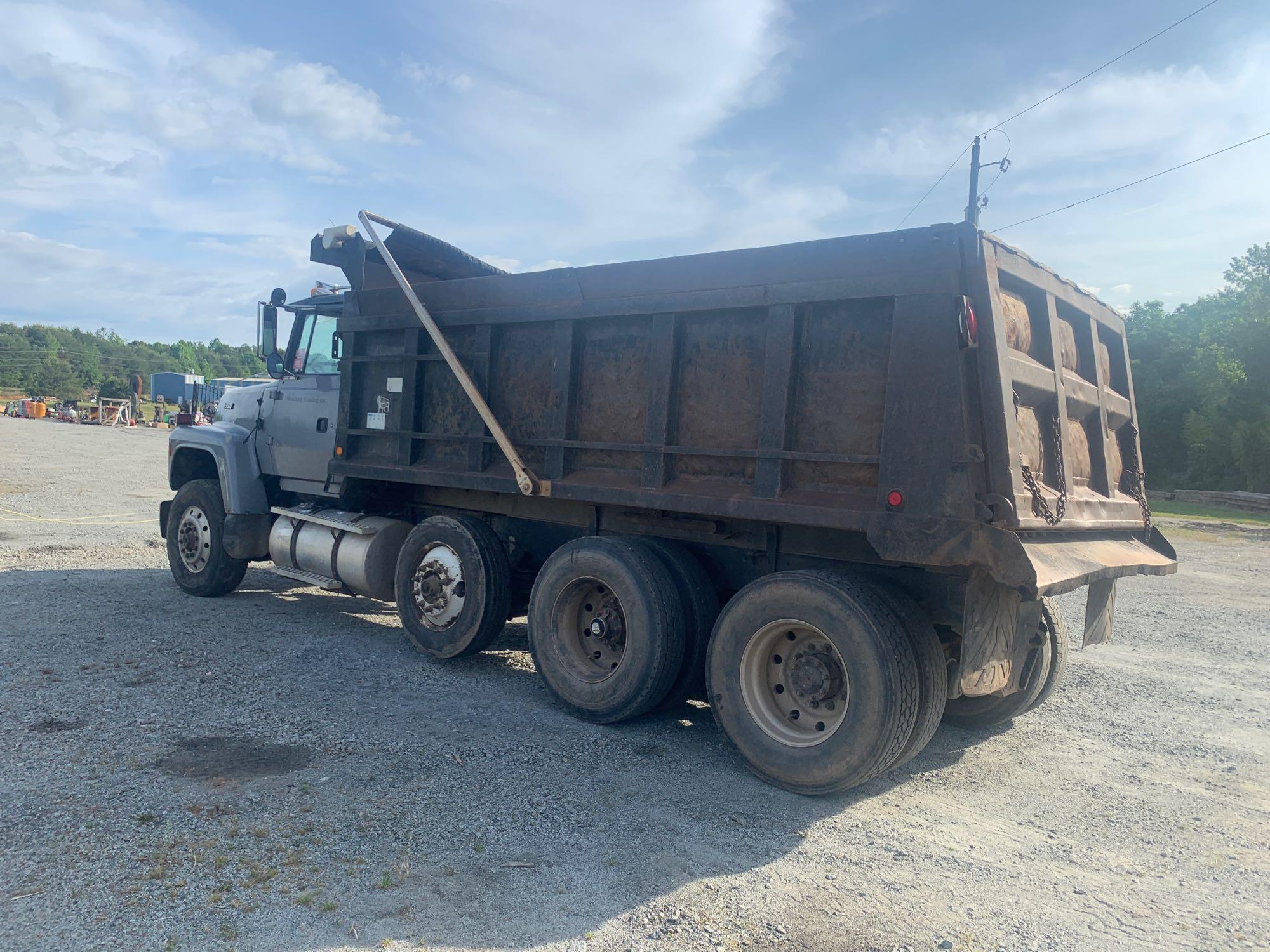 1996 Ford L9000 Tri/A Dump Truck