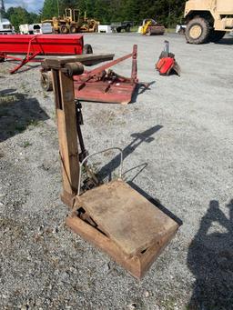 Howe Antique Scale