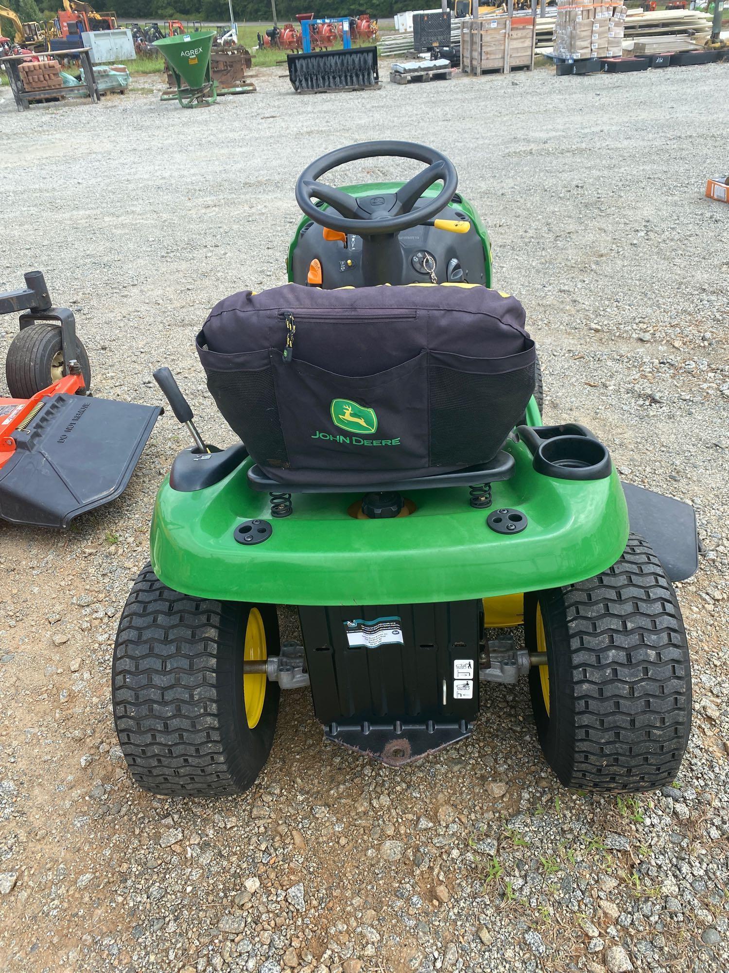 John Deere L 110 Automatic Riding Mower