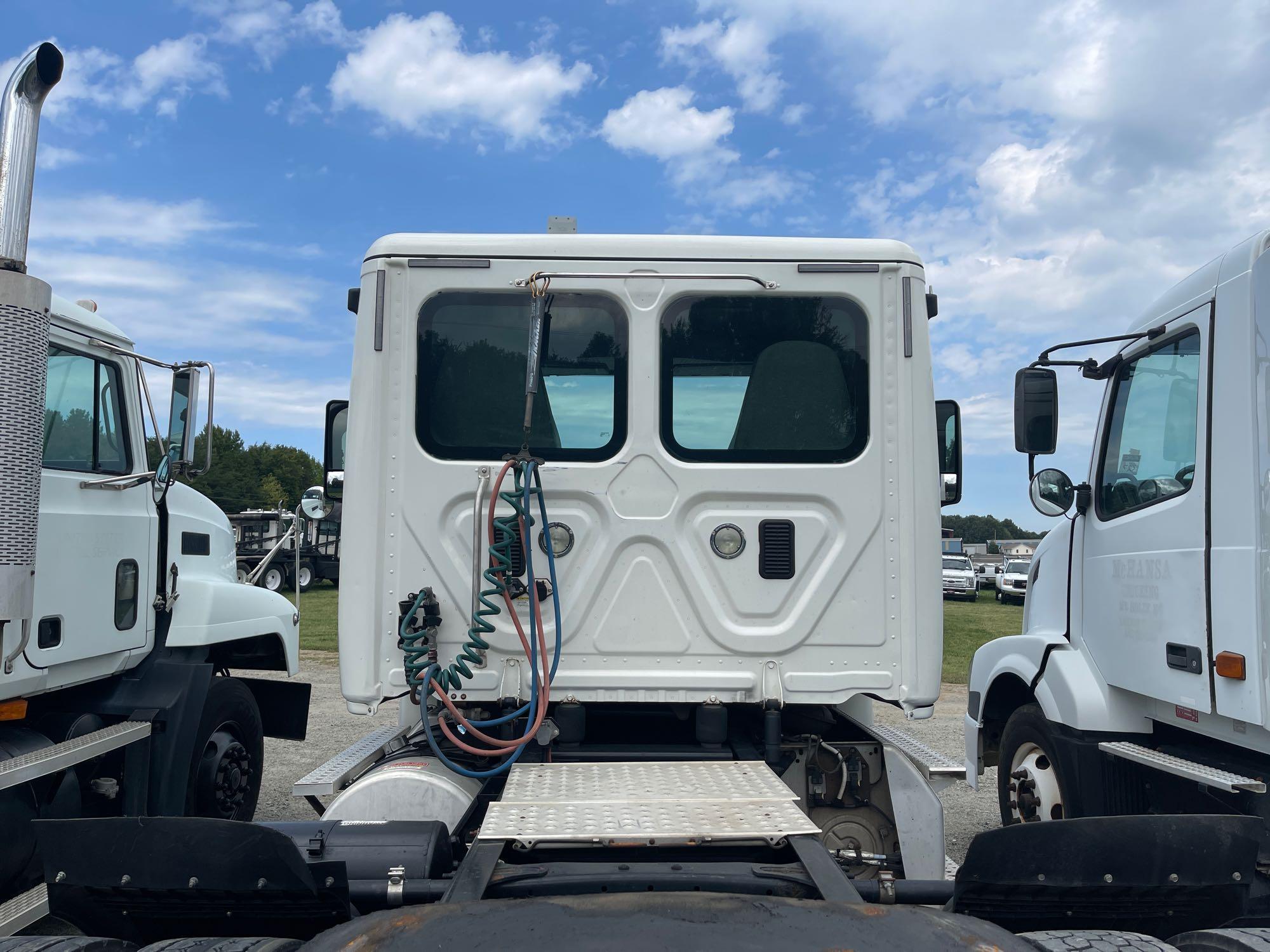 Freightliner Cascadia T/A Truck Tractor