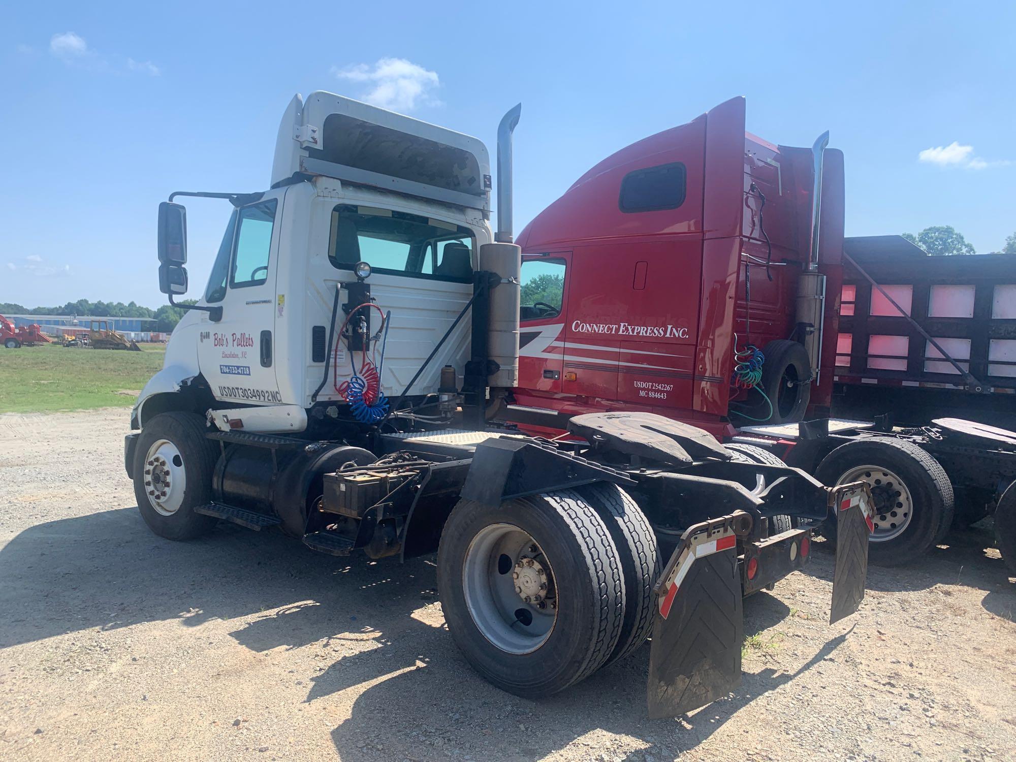 2005 International 8600 S/A Daycab Truck Tractor