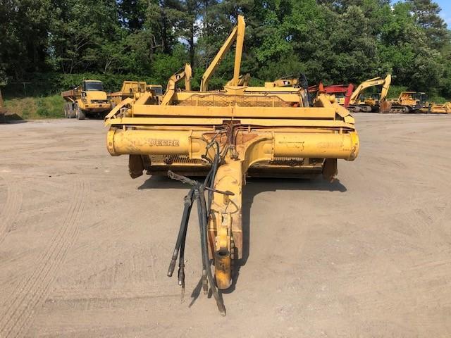 2002 John Deere 1810E Pull Scraper