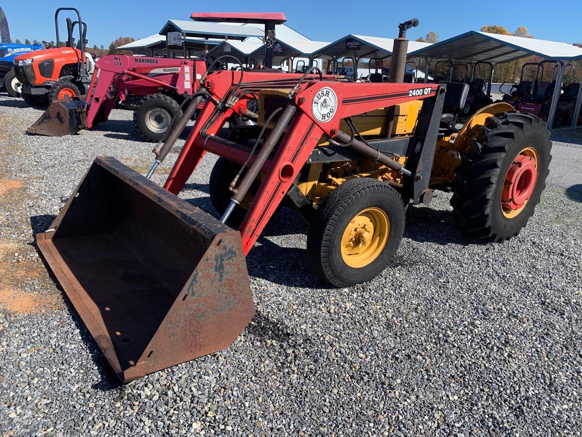 Massey Ferguson 2125 w/ 2440QT Loader