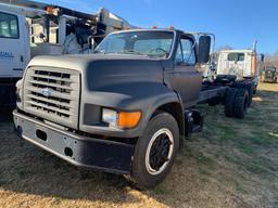 1995 Ford F800 S/A Cab and Chassis Truck