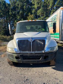 2005 International 4300 S/A Cab & Chassis