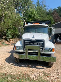 2005 Mack Granite CV713 Tri/A Rolloff Truck