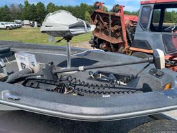 1984 Bass Hawk Fiberglass Fishing Boat