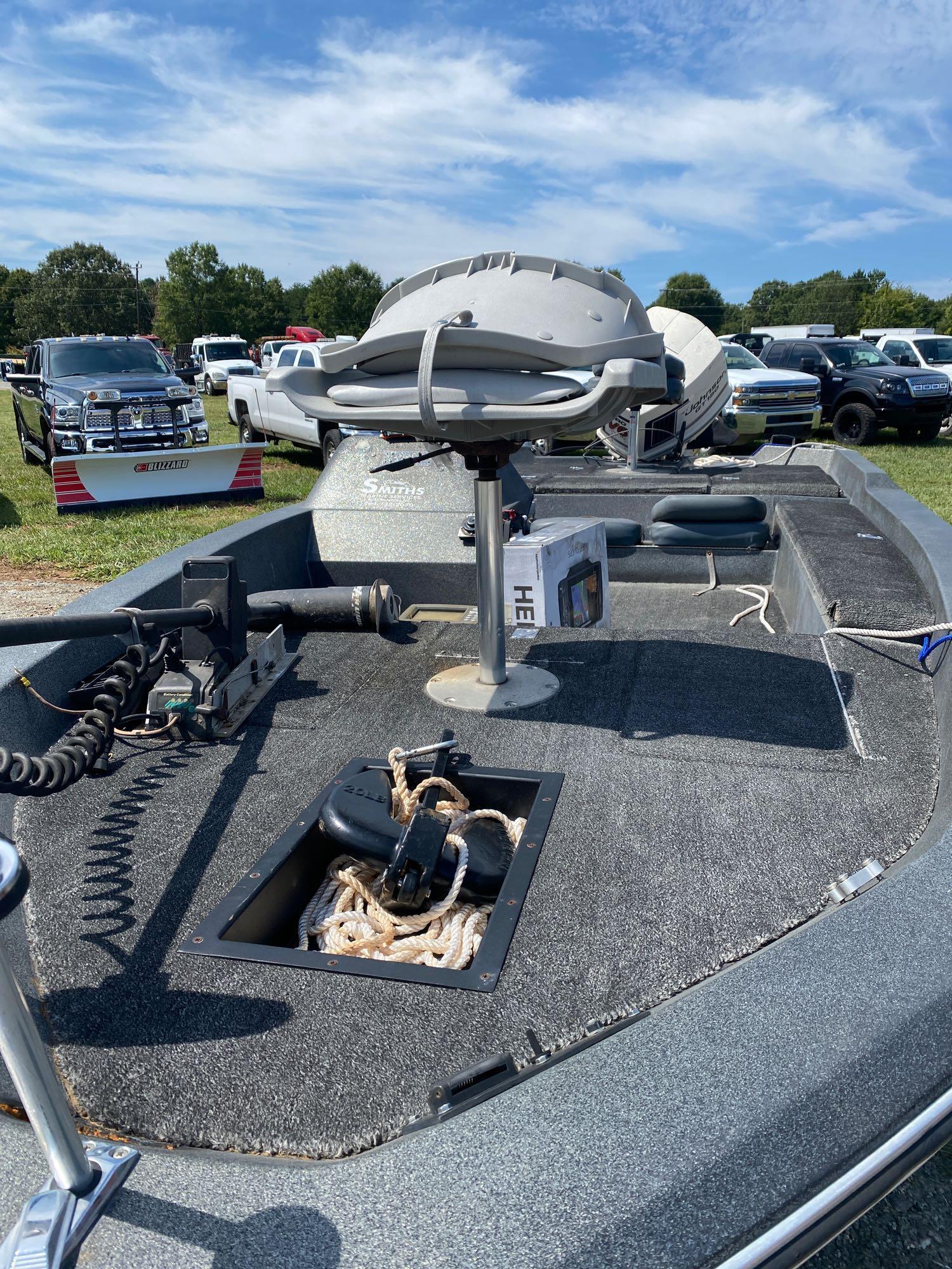 1984 Bass Hawk Fiberglass Fishing Boat