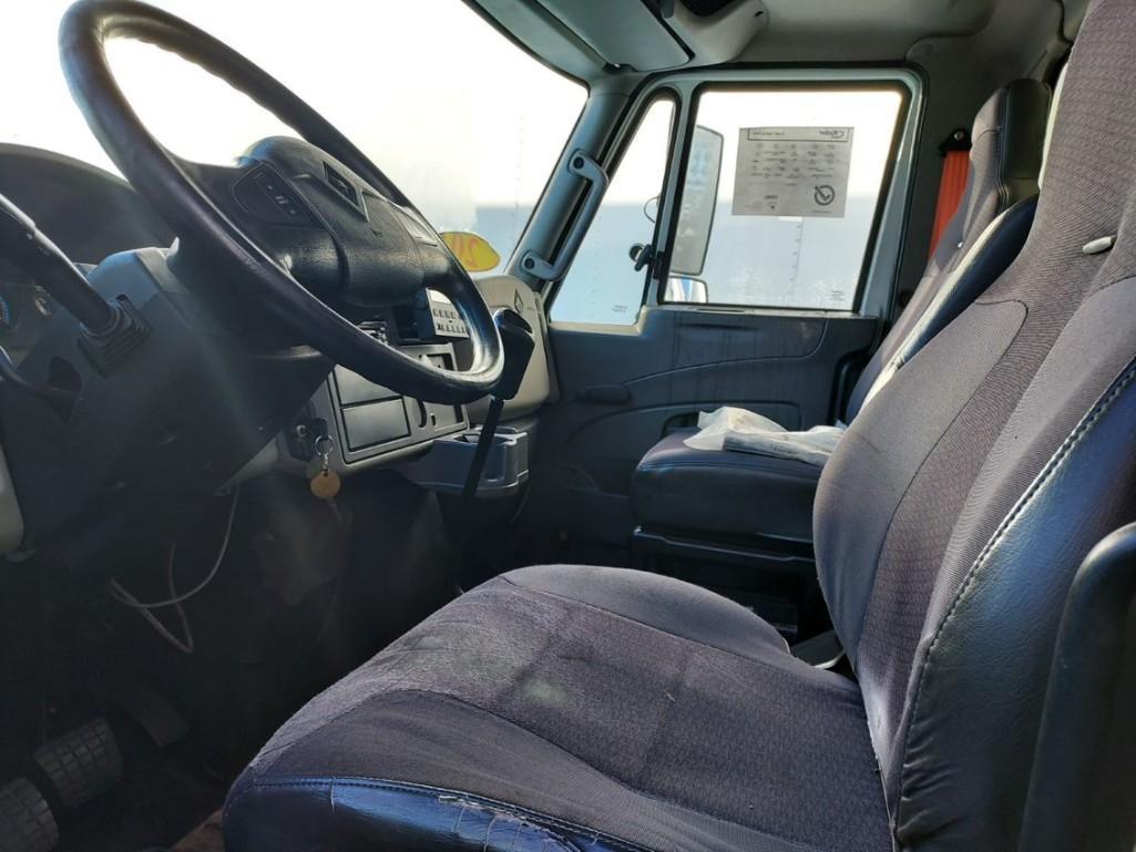 2012 International 4300 S/A BOX TRUCK