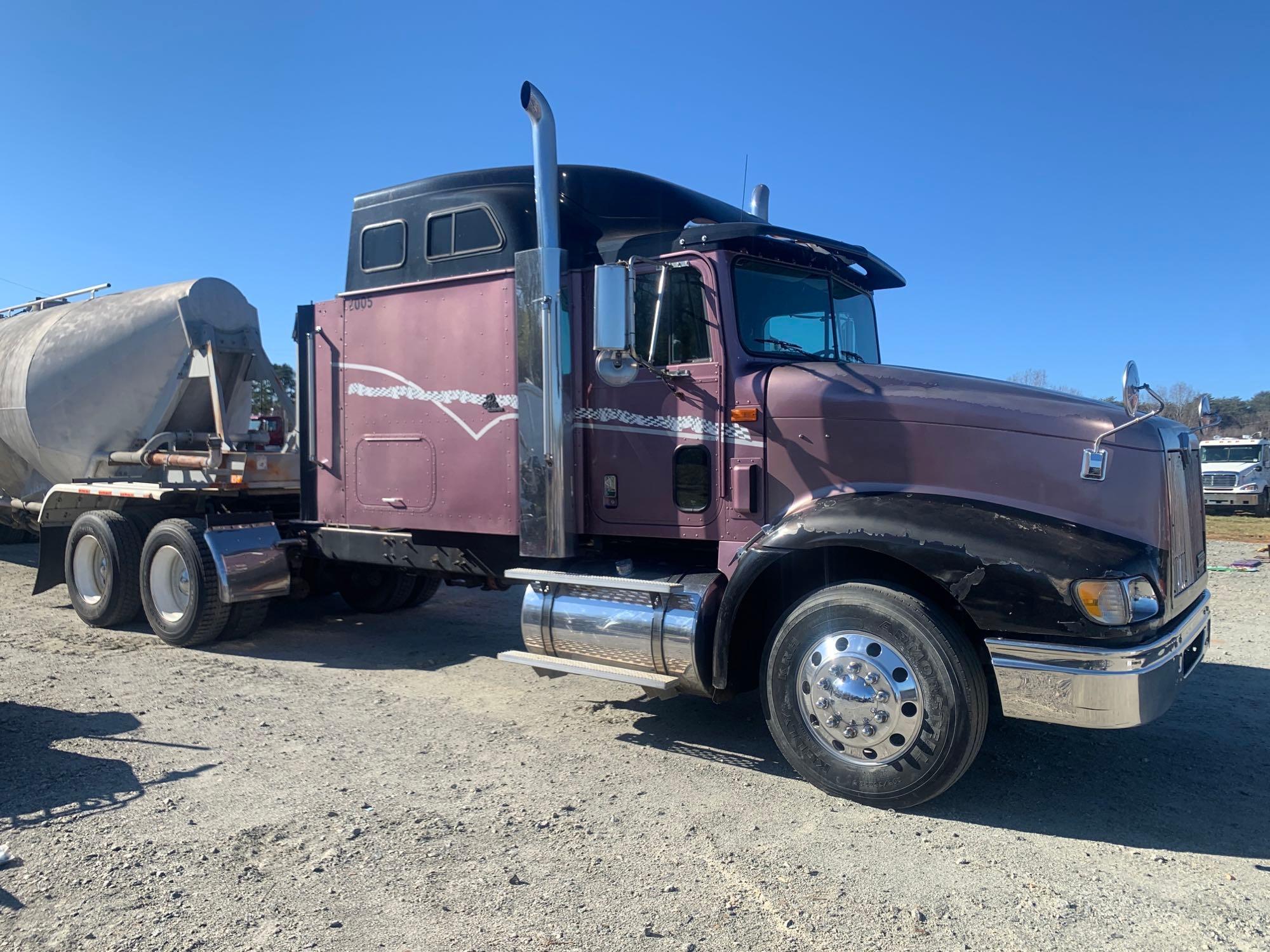 1998 International 9400 6X4 T/A Sleeper Truck Tractor