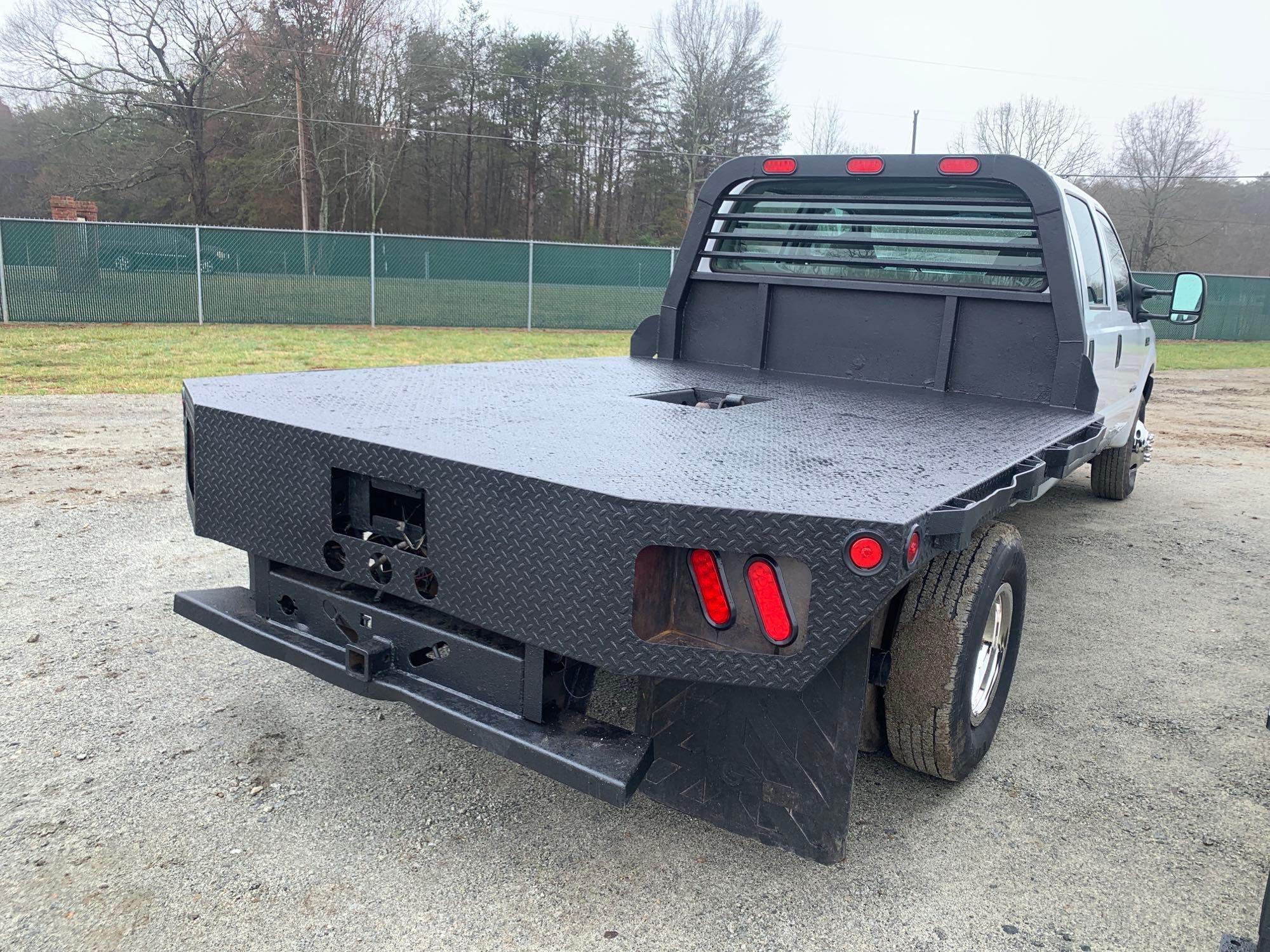 FORD F350 4x4 CREW CAB FLATBED