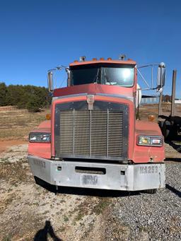 Kenworth T800 T/A Distributor Truck