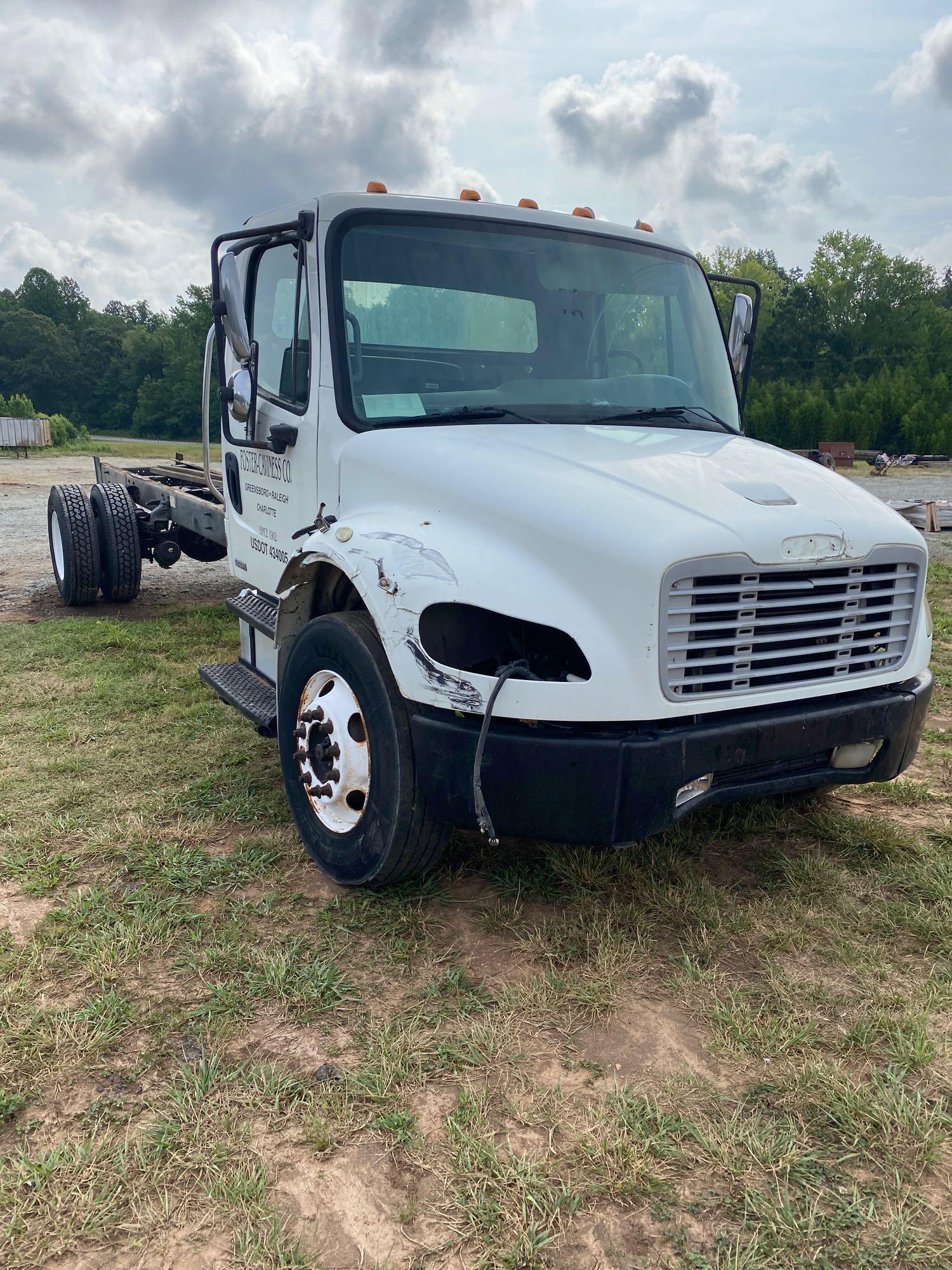 2005 Freightliner Business Class M2 31FT Cab &Chassis