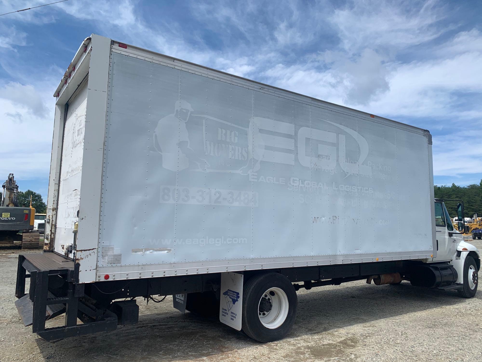 2005 INTERNATIONAL 4200 S/A 26FT BOX TRUCK