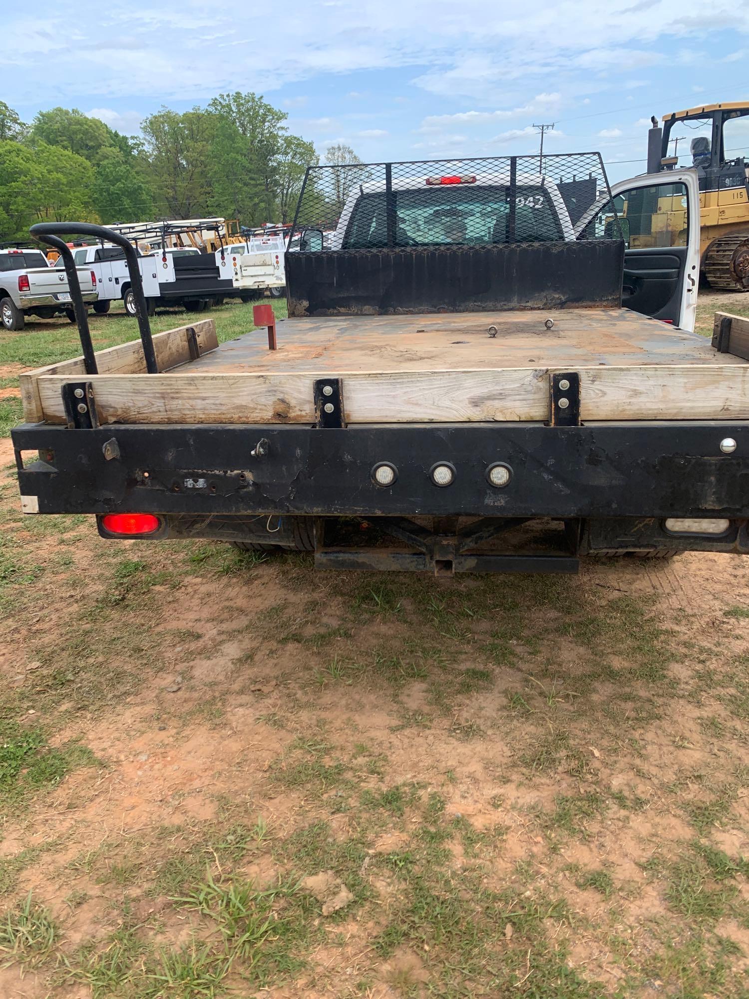 2001 CHEVROLET 3500 11FT FLATBED BODY