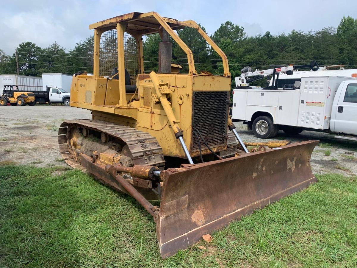 INTERNATIONAL TD12 CRAWLER DOZER