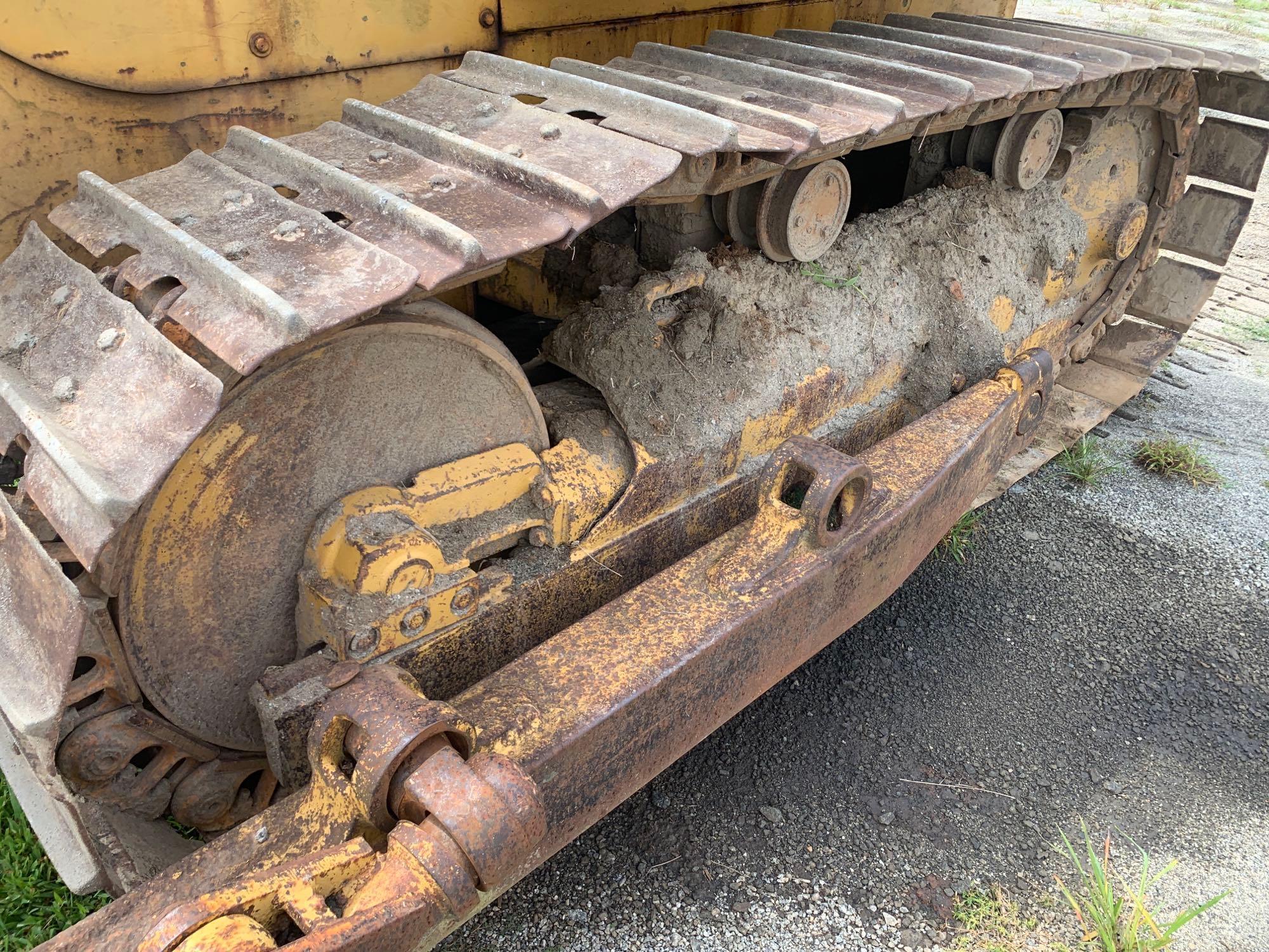 INTERNATIONAL TD12 CRAWLER DOZER