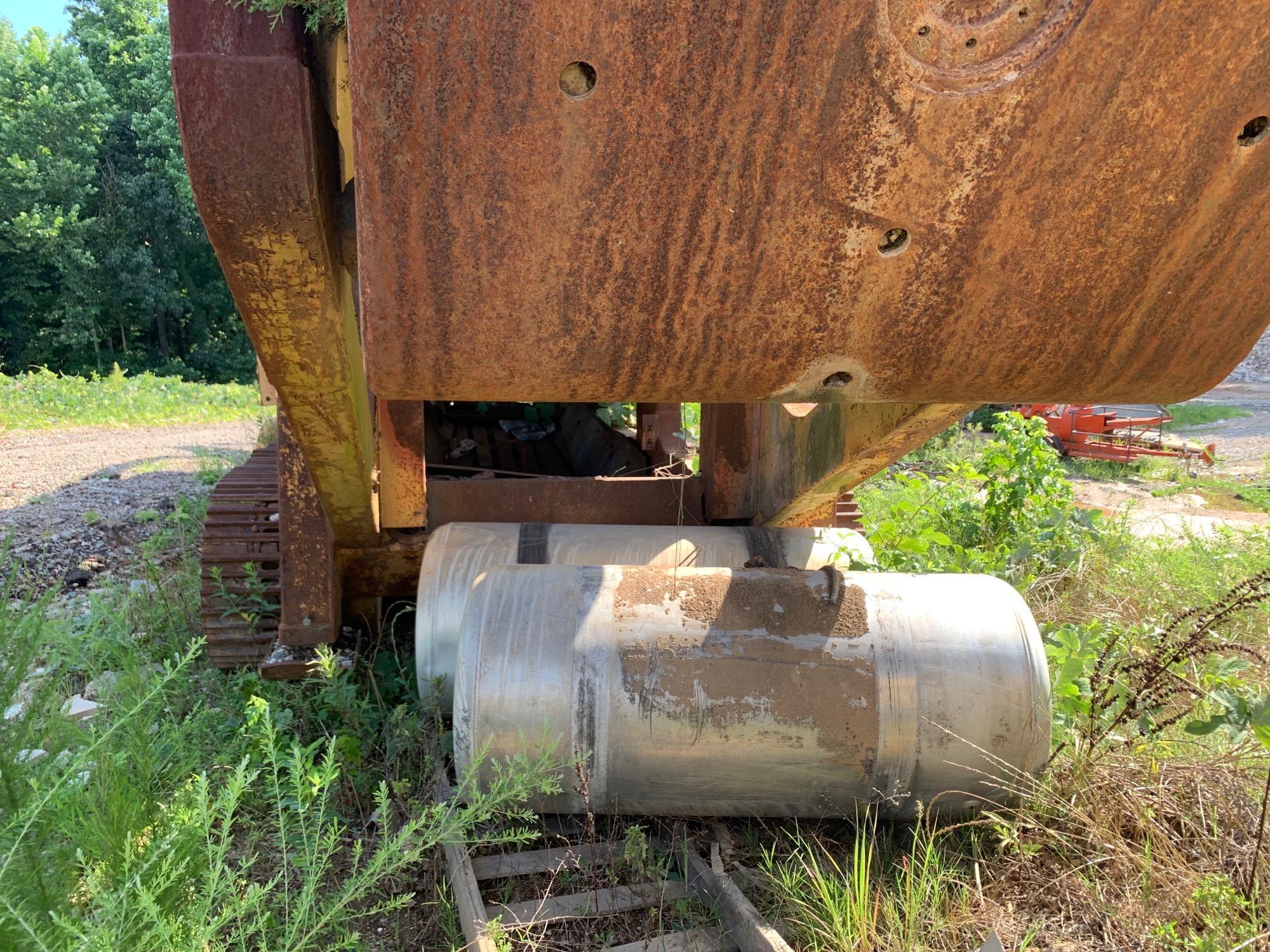 EXTEC JAW CRUSHER & DOLLY.