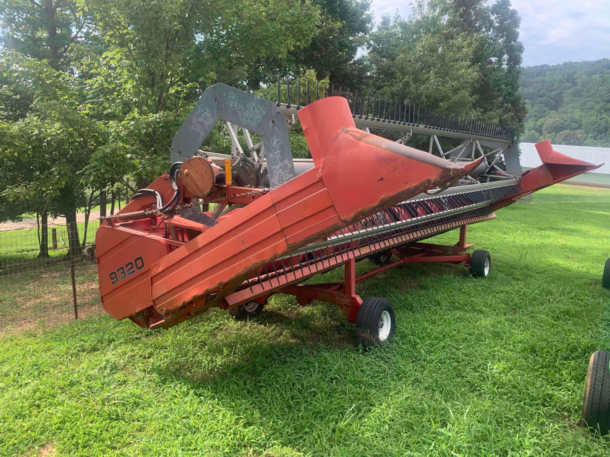 MASSEY FERGUSON 8560 ROTARY COMBINE