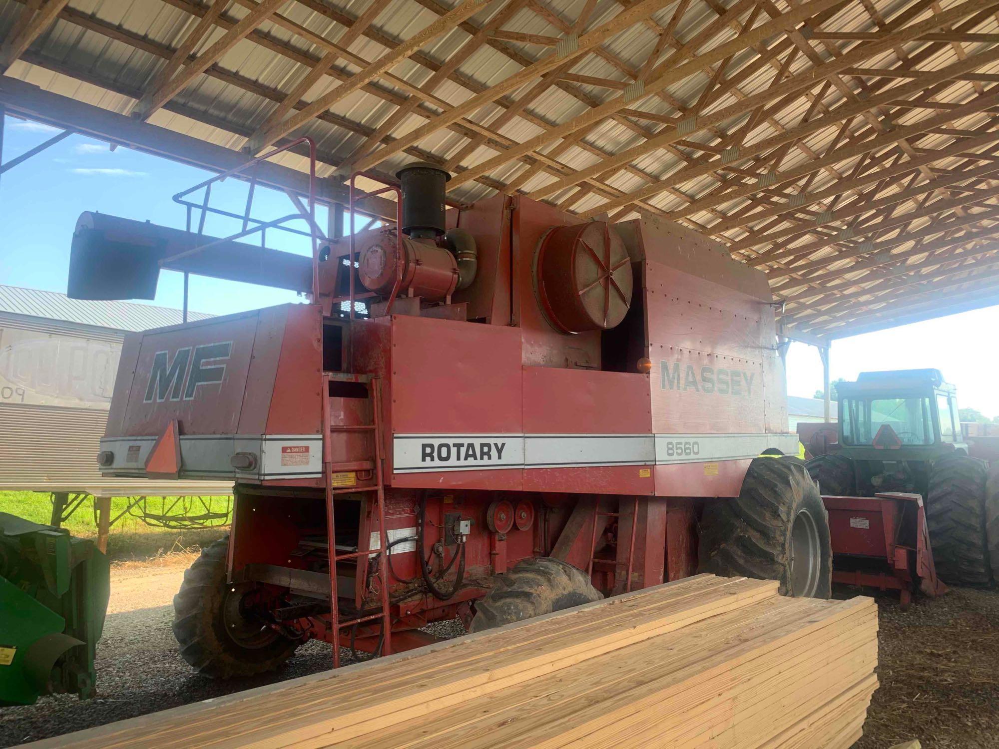 MASSEY FERGUSON 8560 ROTARY COMBINE