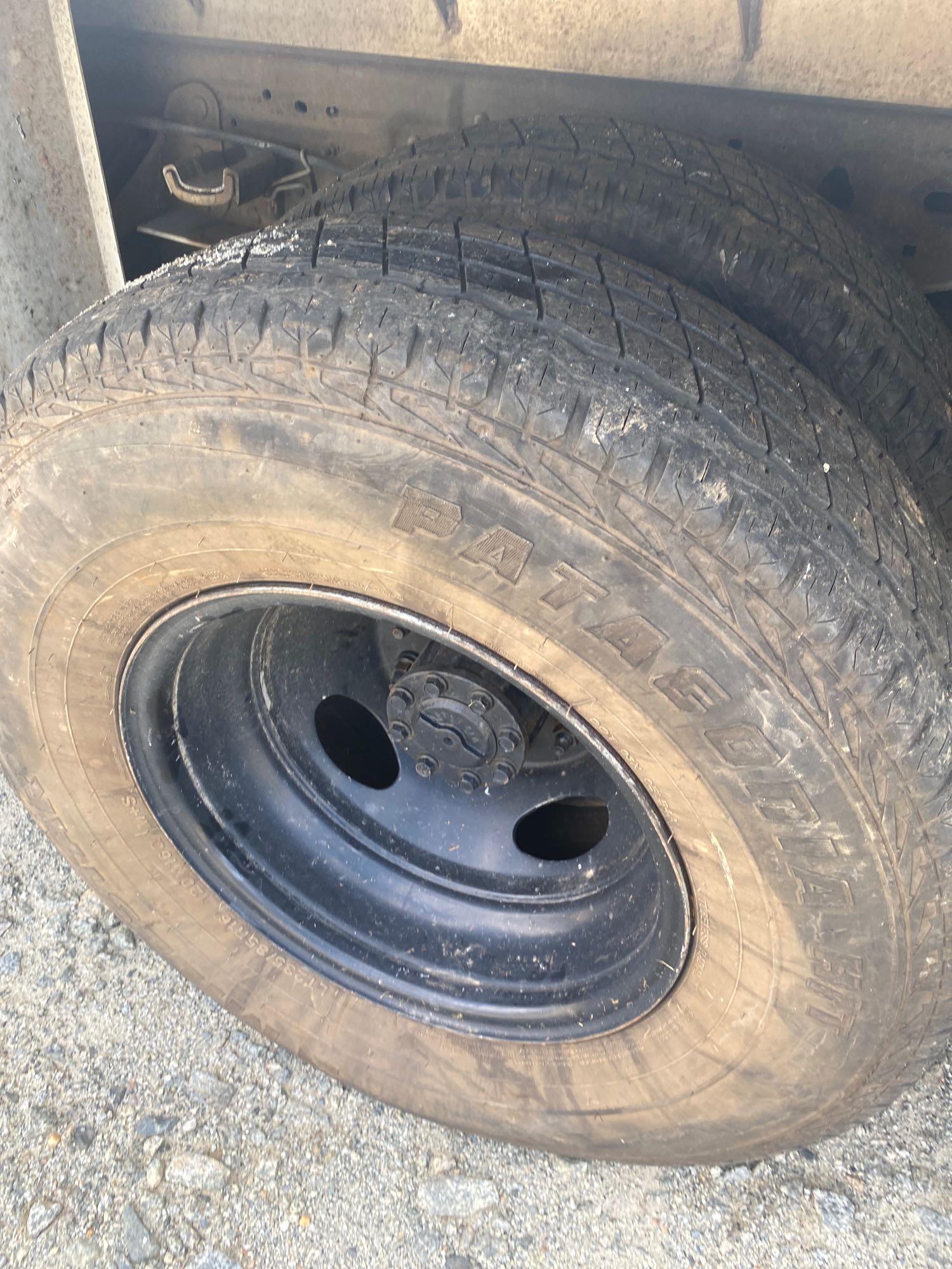 2001 Ford F-350 Super Duty Tire Service Truck