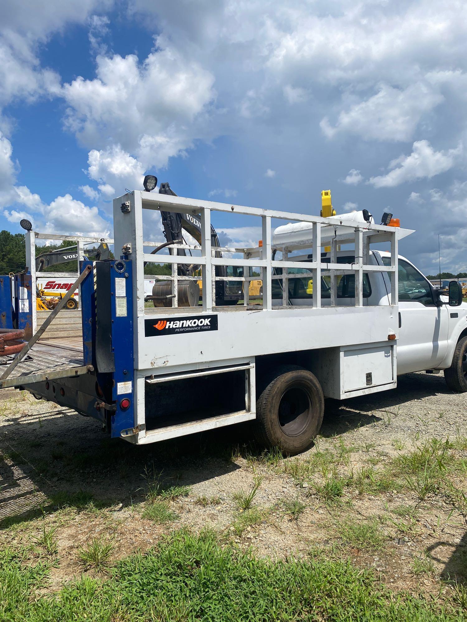 2001 Ford F-350 Super Duty Tire Service Truck