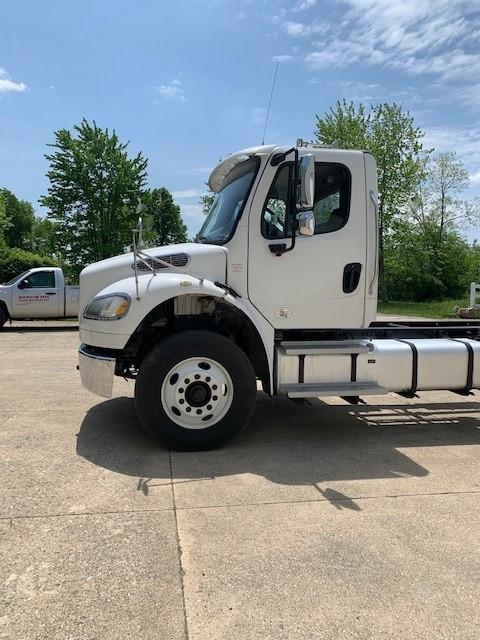 2016 Freightliner M2 S/A CAB & CHASSIS TRUCK