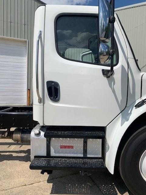 2016 Freightliner M2 S/A CAB & CHASSIS TRUCK