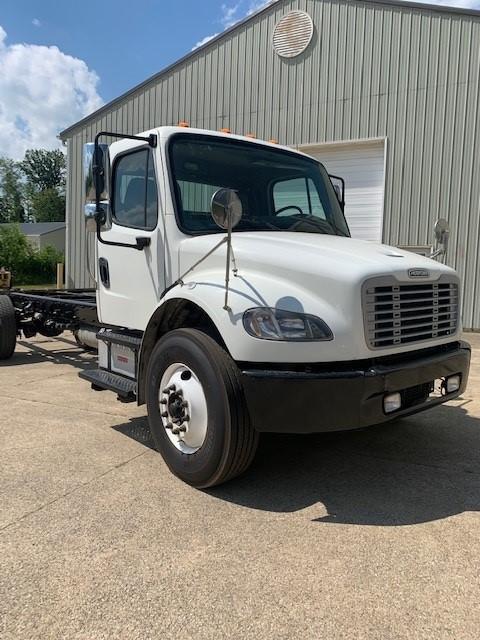 2016 Freightliner M2 S/A CAB & CHASSIS TRUCK